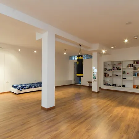 Veronika Stunning 3 Bedrom Private Heated Pool *