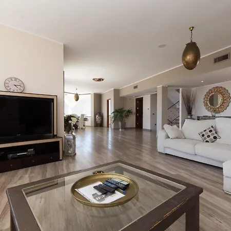 Villa Veronika Stunning 3 Bedrom Private Heated Pool Costa Adeje (Tenerife)